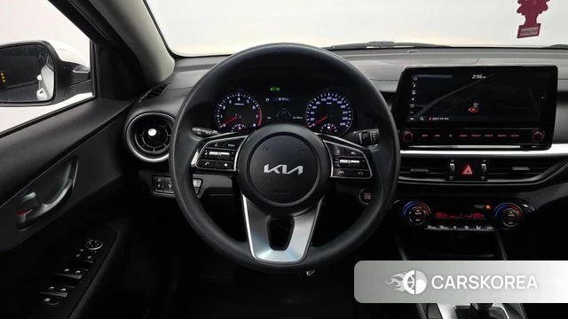 Kia The New K3 2nd generation 2021 Белый из Кореи, фото 4