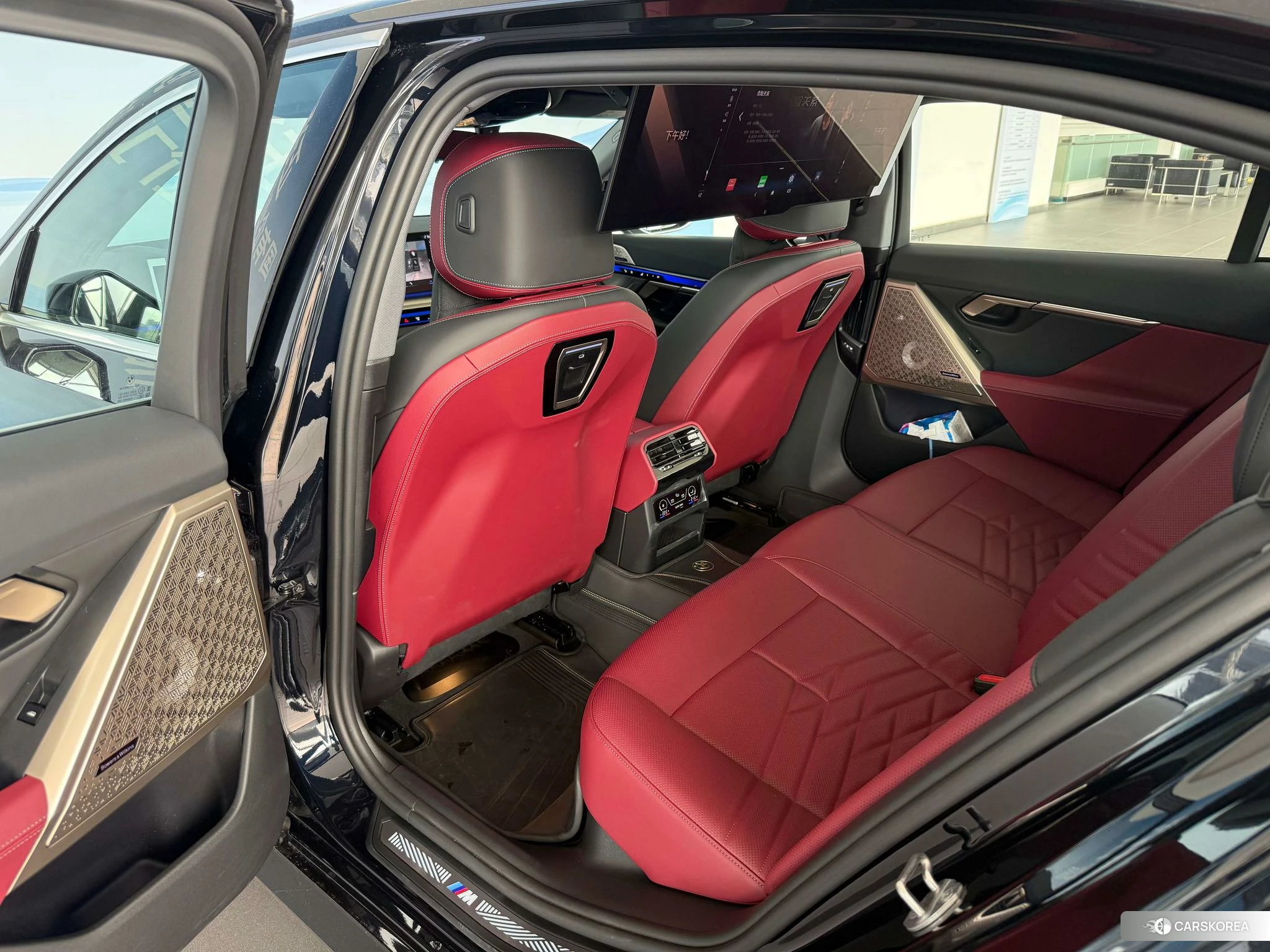 BMW 5 series 2025 Черный из Китая, фото 4