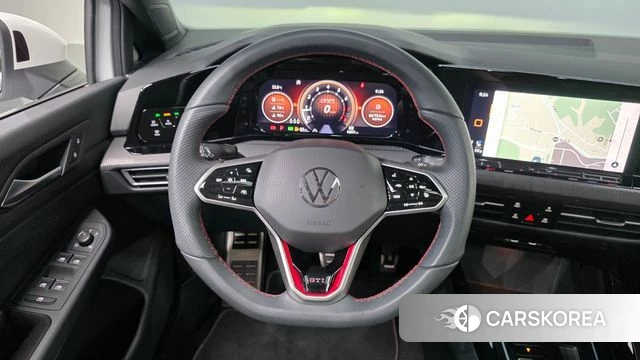 Volkswagen Golf 8th Generation 2024 Белый из Кореи, фото 4