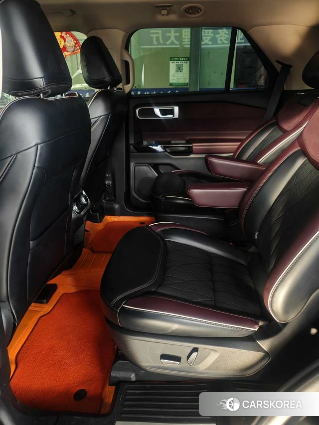 Ford Explorer 2023 Черный из Китая, фото 4