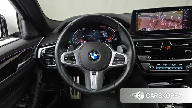 BMW 5 Series (G30) 2022 Белый из Кореи, фото 4