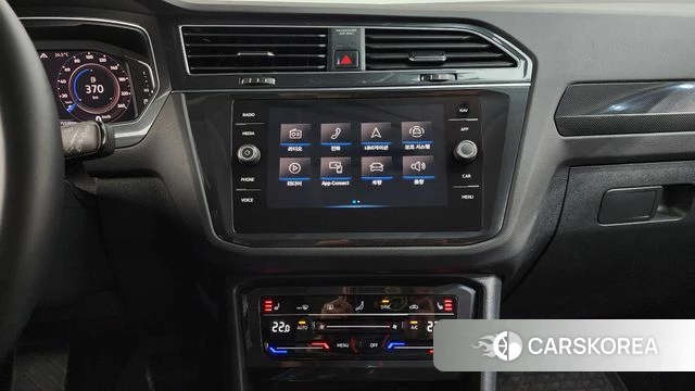Volkswagen Tiguan second Generation 2022 Белый из Кореи, фото 4