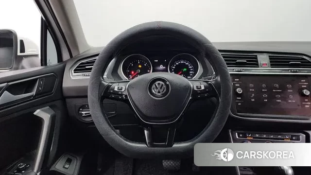 Volkswagen Tiguan second Generation 2018 Белый из Кореи, фото 4