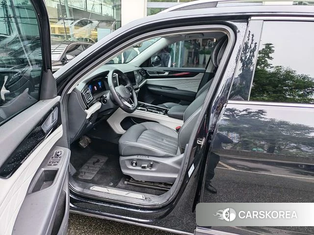 Volkswagen Tourang 2023 Черный из Китая, фото 4