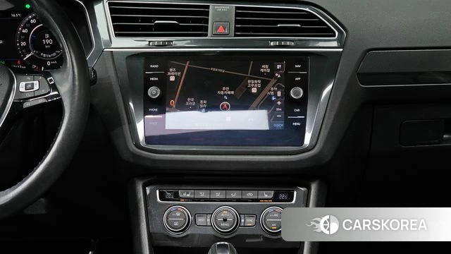 Volkswagen Tiguan second Generation 2018 Белый из Кореи, фото 4