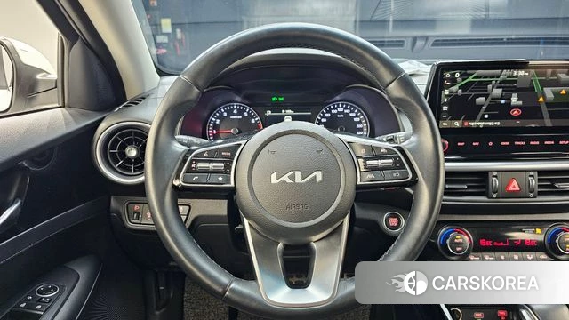 Kia The New K3 2nd generation 2023 Белый из Кореи, фото 4