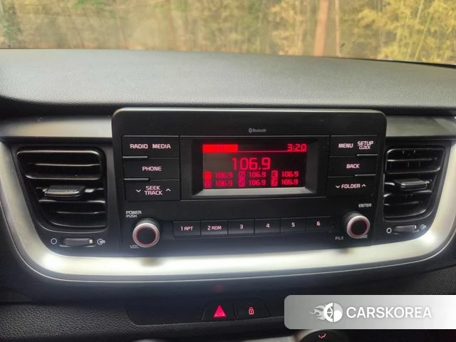 Kia Stonic 2019 Белый из Кореи, фото 4