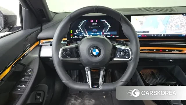 BMW 5 Series (G60) 2025 Серый из Кореи, фото 4