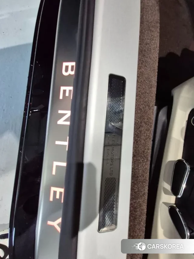 Bentley Continental GT 3rd Generation 2022 Черный из Кореи, фото 4