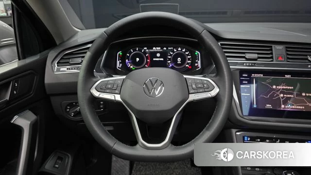 Volkswagen Tiguan Allspace 2023 Черный из Кореи, фото 4