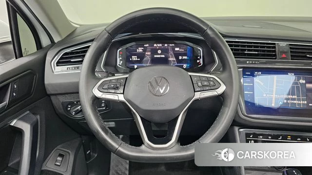 Volkswagen Tiguan second Generation 2023 Белый из Кореи, фото 4