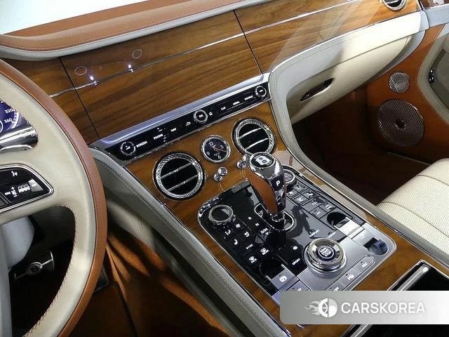 Bentley Continental GT 3rd Generation 2022 Белый из Кореи, фото 4