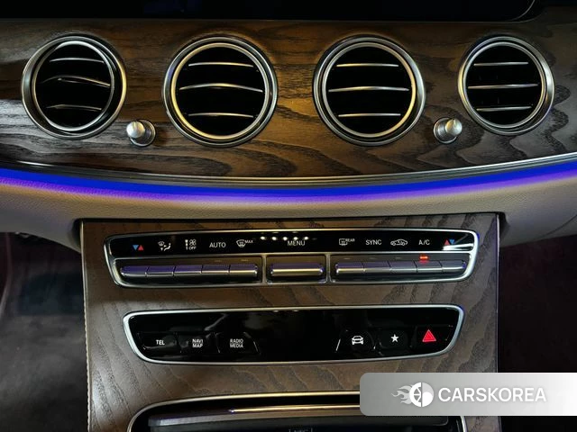 Mercedes-Benz E-Class W213 2022 Черный из Кореи, фото 4