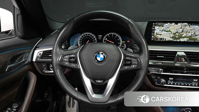 BMW 5 Series (G30) 2018 Белый из Кореи, фото 4