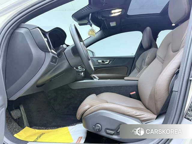 Volvo S60 2022 Серебристо-серый из Китая, фото 4