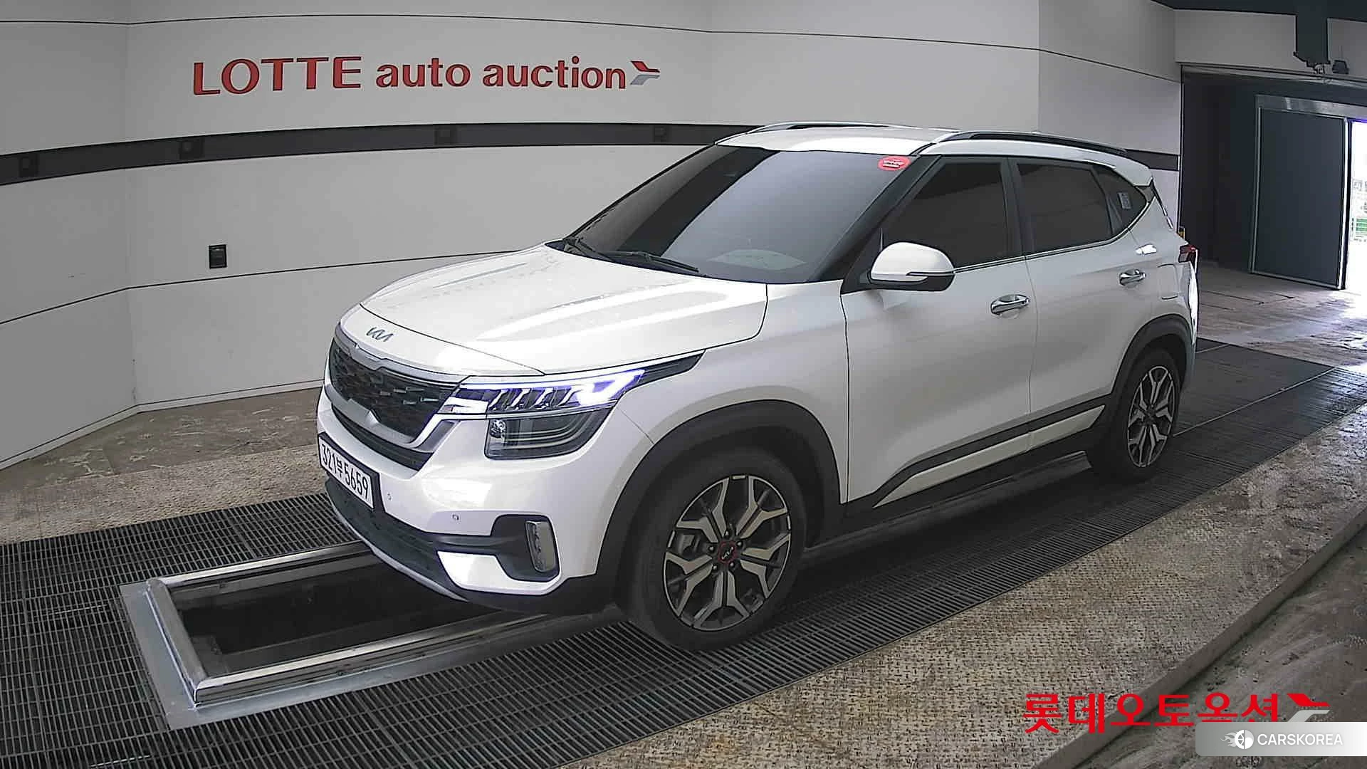 Kia Seltos 2023 Snow White Pearl из Кореи, фото 4