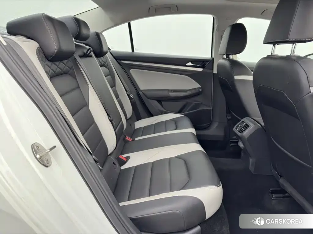 Volkswagen Bora 2024 Белый из Китая, фото 4