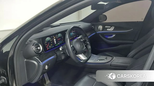 Mercedes-Benz E-Class W213 2022 Черный из Кореи, фото 4