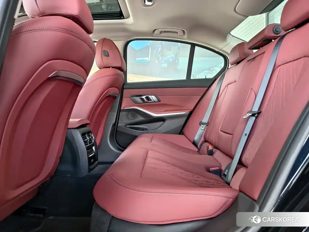 BMW 3 series 2025 Черный из Китая, фото 4