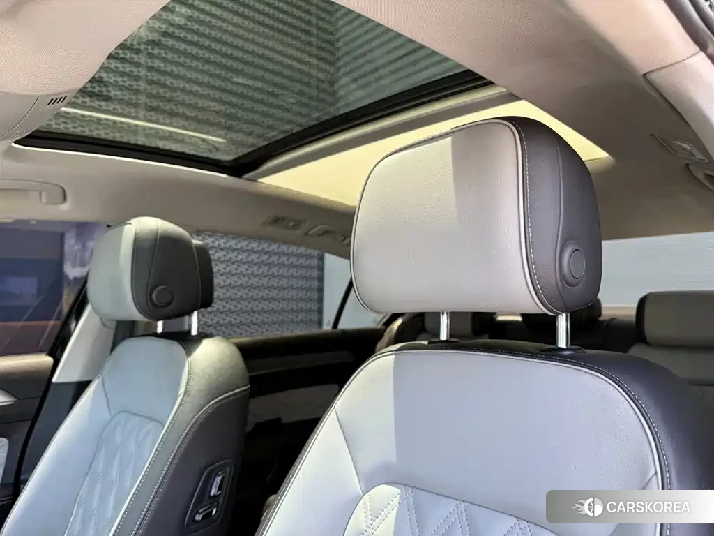 Volkswagen Magotan 2023 Черный из Китая, фото 4