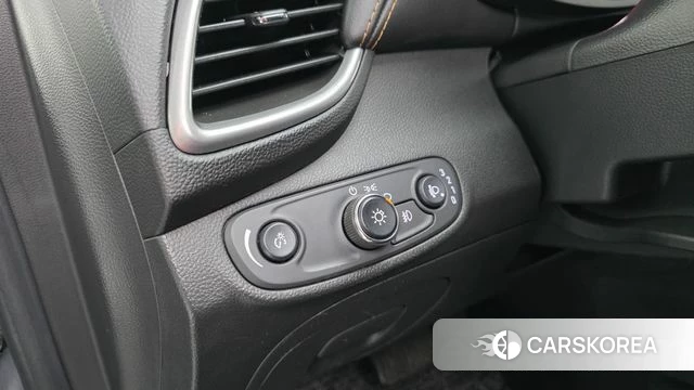 Chevrolet (GM Daewoo) The New Trax 2019 Серый из Кореи, фото 4