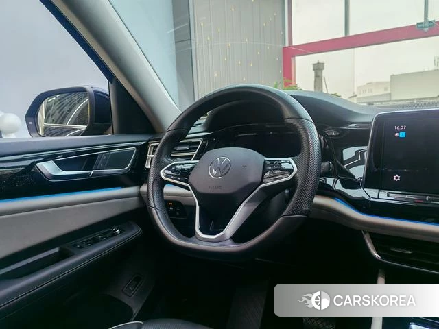 Volkswagen Tourang 2021 Черный из Китая, фото 4