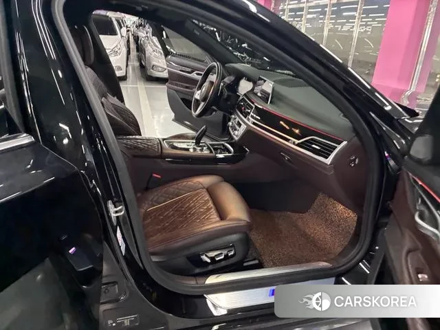 BMW 7 Series (G11) 2020 Черный из Кореи, фото 4