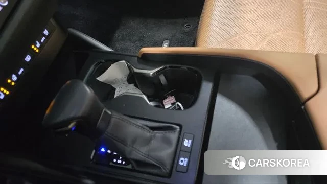 Lexus ES300h 7th generation 2023 Белый из Кореи, фото 4