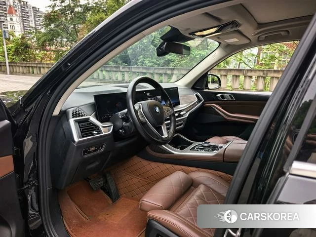 BMW X7 2023 Черный из Китая, фото 4