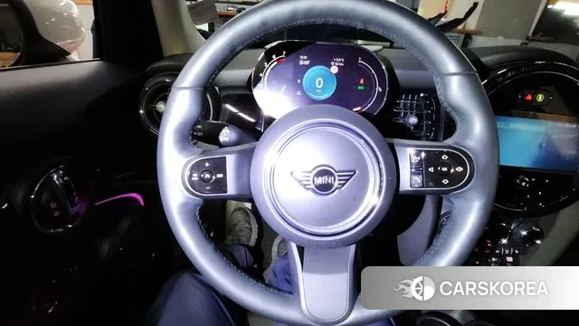 Mini Cooper 2024 Красный из Кореи, фото 4