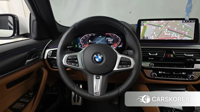 BMW 5 Series (G30) 2023 Белый из Кореи, фото 4