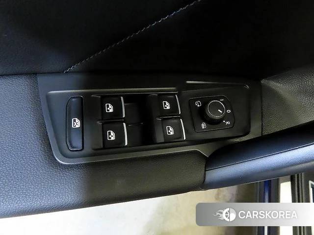 Volkswagen Tiguan Allspace 2023 Синий из Кореи, фото 4