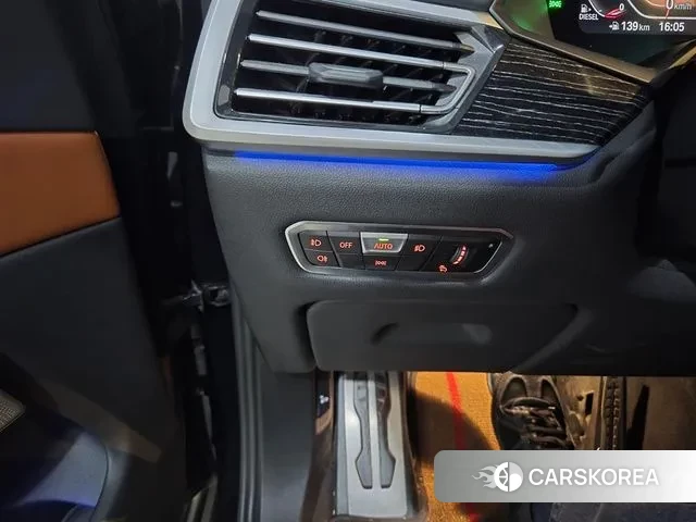 BMW X7 (G07) 2021 Черный из Кореи, фото 4