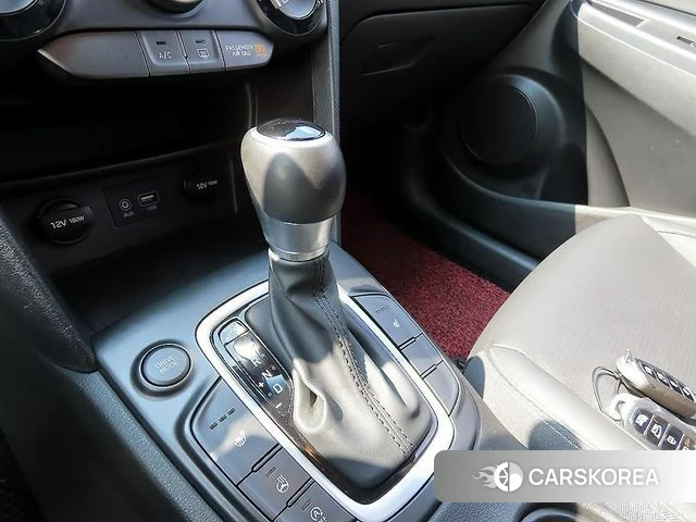 Hyundai Kona 2018 Белый из Кореи, фото 4