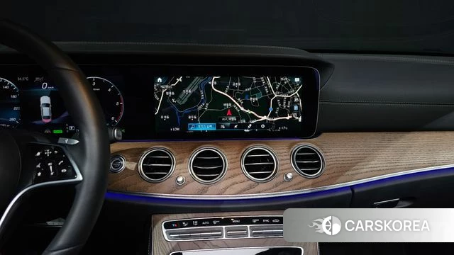 Mercedes-Benz E-Class W213 2023 Белый из Кореи, фото 4