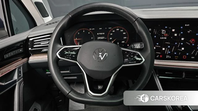 Volkswagen Touareg 3rd generation 2024 Синий из Кореи, фото 4