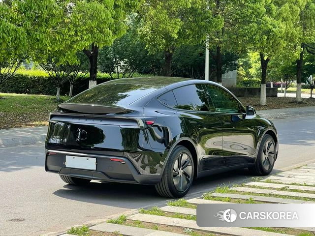 Tesla Model Y 2026 Черный из Китая, фото 4