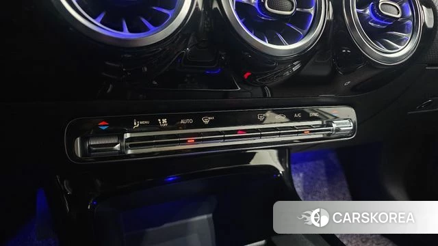 Mercedes-Benz A-Class W177 2022 Белый из Кореи, фото 4