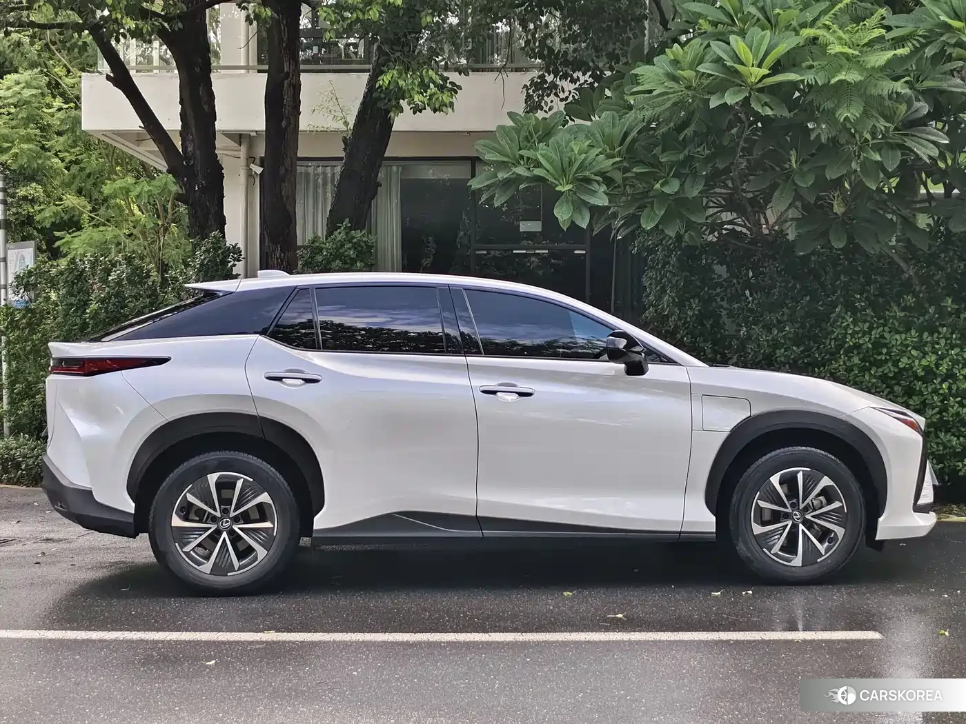 Lexus RZ 2023 Белый из Китая, фото 4