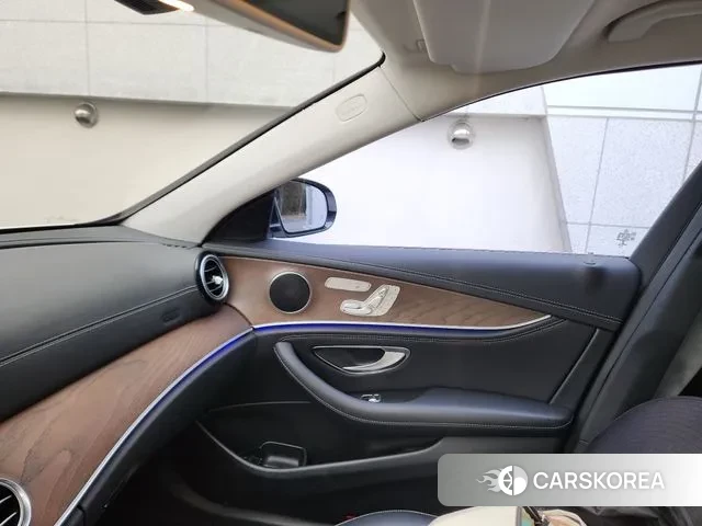 Mercedes-Benz E-Class W213 2019 Белый из Кореи, фото 4