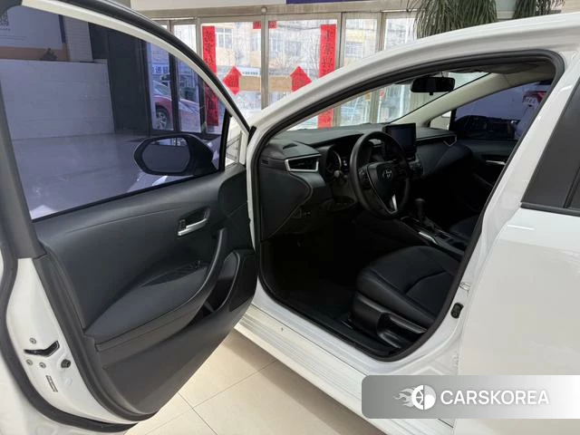 Toyota Corolla 2022 Белый из Китая, фото 4