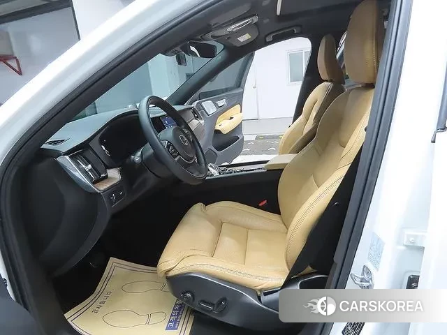 Volvo XC60 second Generation 2022 Белый из Кореи, фото 4