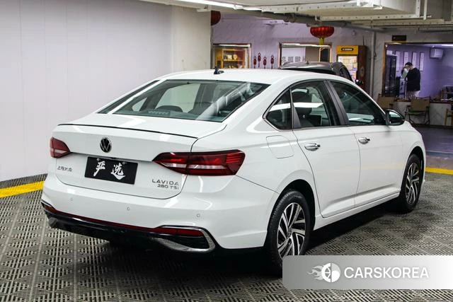 Volkswagen Lavida 2023 Белый из Китая, фото 4
