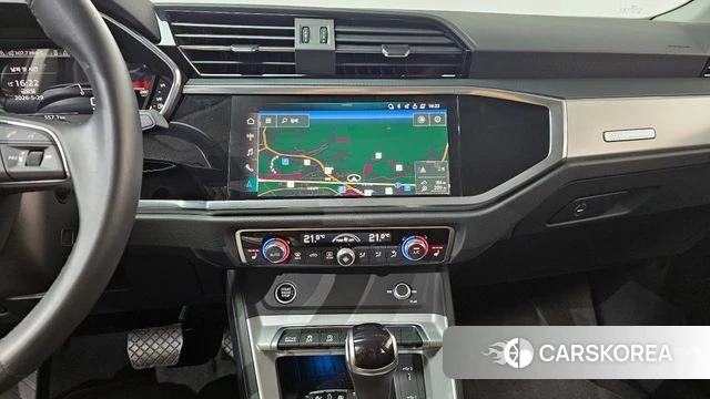 Audi Q3 (F3) 2022 Черный из Кореи, фото 4