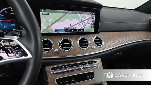 Mercedes-Benz E-Class W213 2022 Белый из Кореи, фото 4