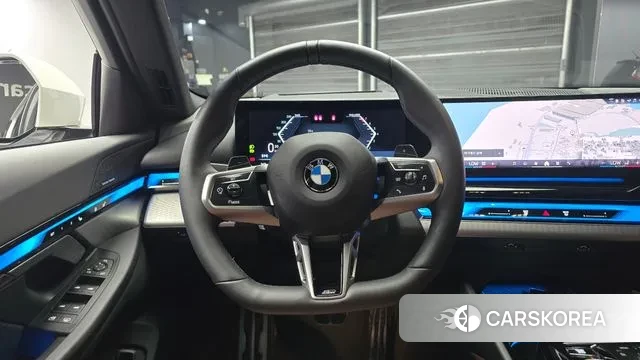 BMW 5 Series (G60) 2024 Белый из Кореи, фото 4