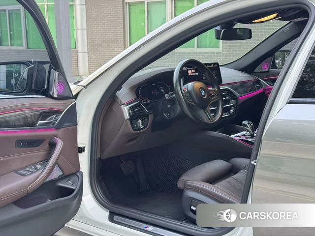 BMW 5 series 2022 Серебристо-серый из Китая, фото 4