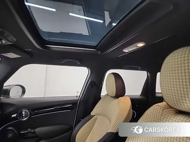 Mini Cooper S 2023 Белый из Кореи, фото 4