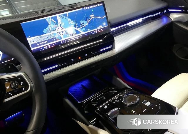 BMW 5 Series (G60) 2024 Белый из Кореи, фото 4