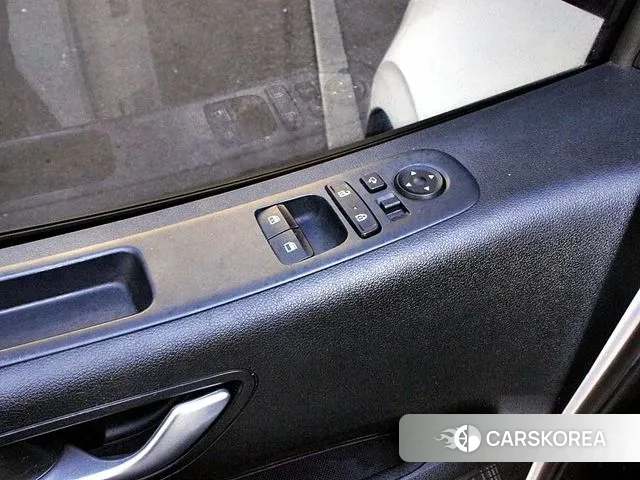 Hyundai Staria 2023 Белый из Кореи, фото 4